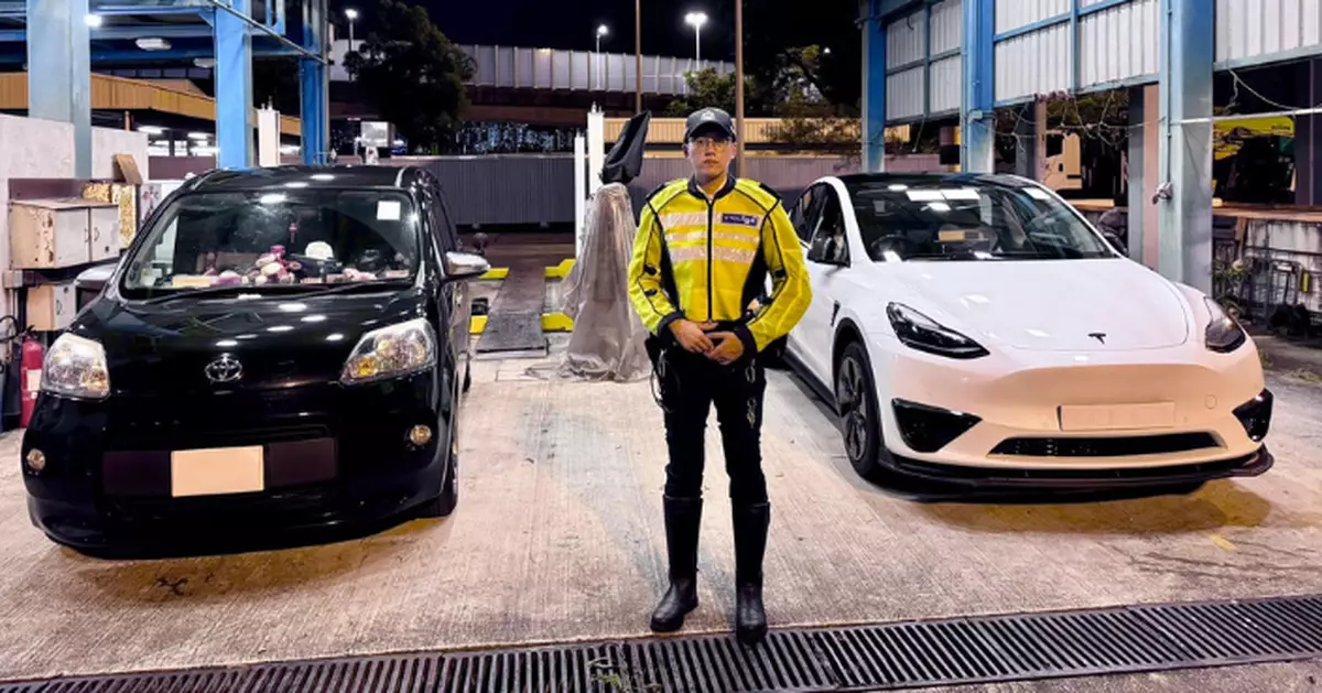 警打擊「白牌車」非法載客取酬 拘兩男扣兩車