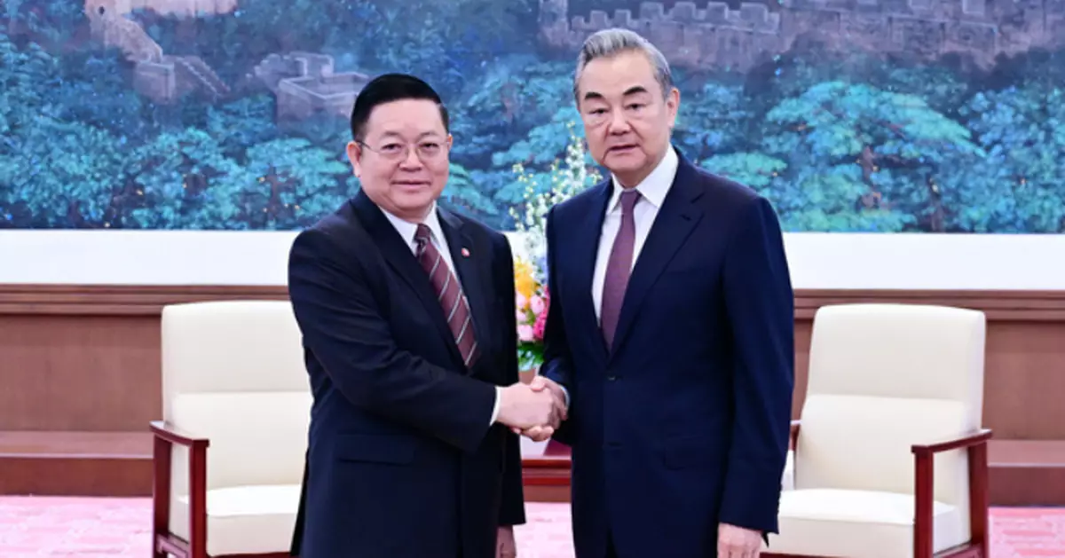 晤東盟秘書長 王毅﹕泰柬衝突是西方殖民者遺禍 對造成傷亡感痛心擔憂