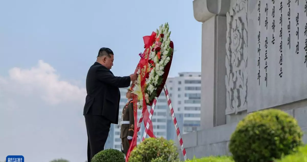 金正恩出席祖國解放戰爭勝利72周年紀念活動 參謁中朝友誼塔敬獻花圈