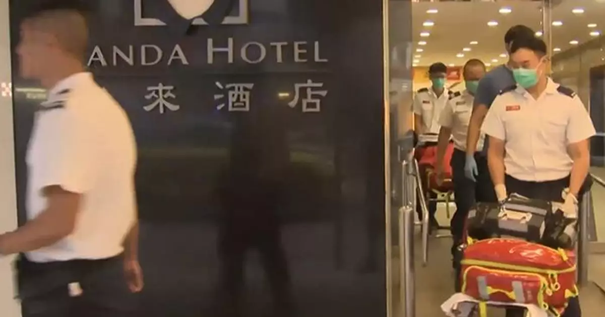 荃灣悅來酒店有男子從高處墮下死亡 房內1女及2男童不治