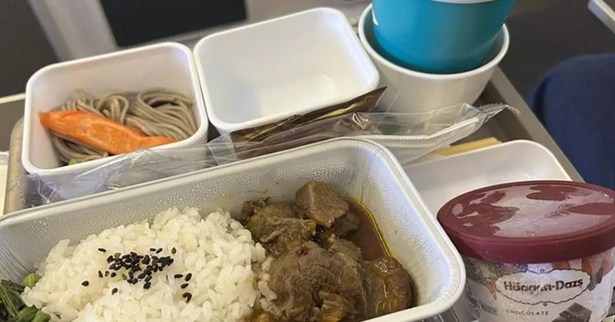 搭國泰見飛機餐盤有「空碗」感疑惑 前空姐留言解釋原來係咁......