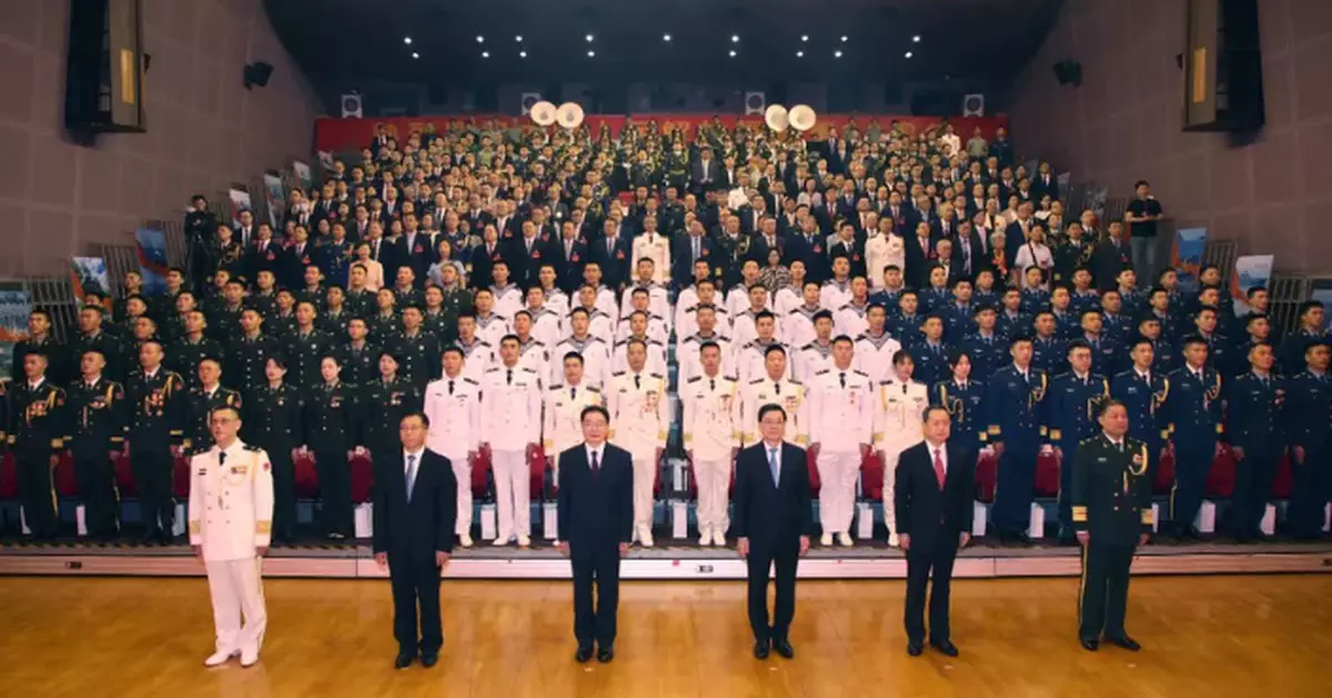 駐港部隊慶祝解放軍建軍98周年招待會昂船洲軍營舉行 李家超周霽彭京堂出席