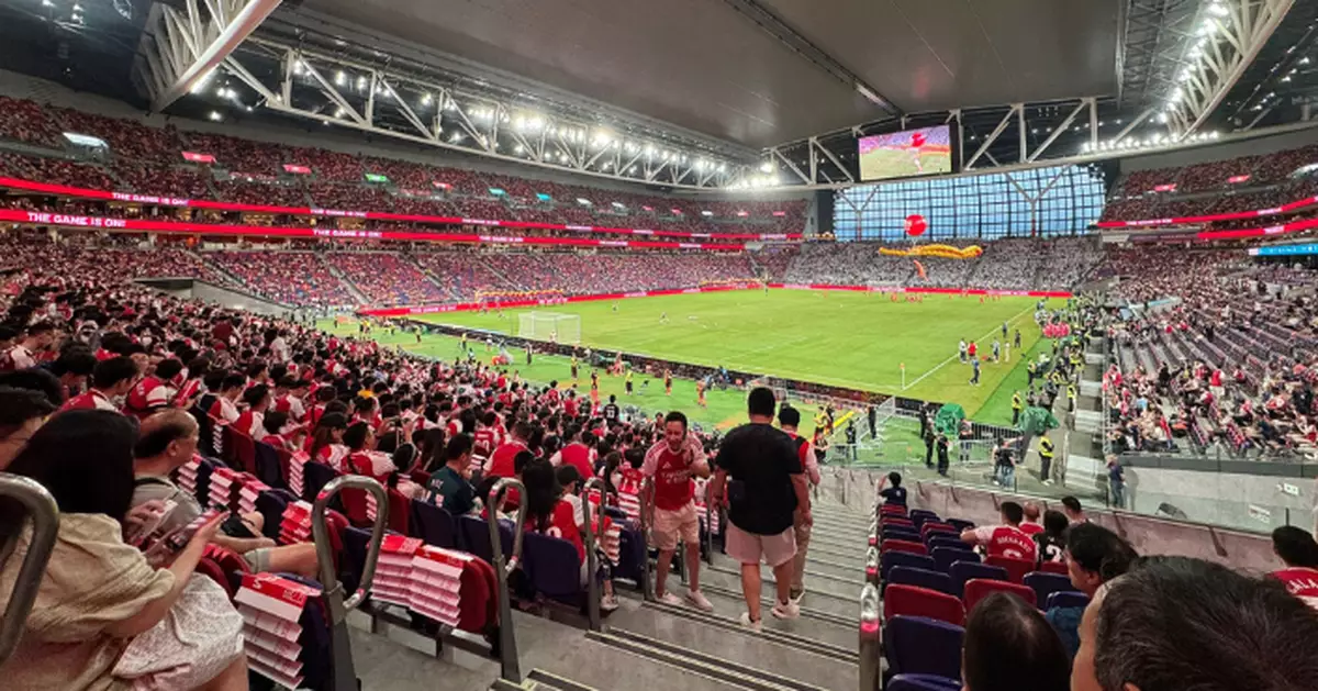 阿仙奴友賽熱刺賽事 大批球迷悉數入場