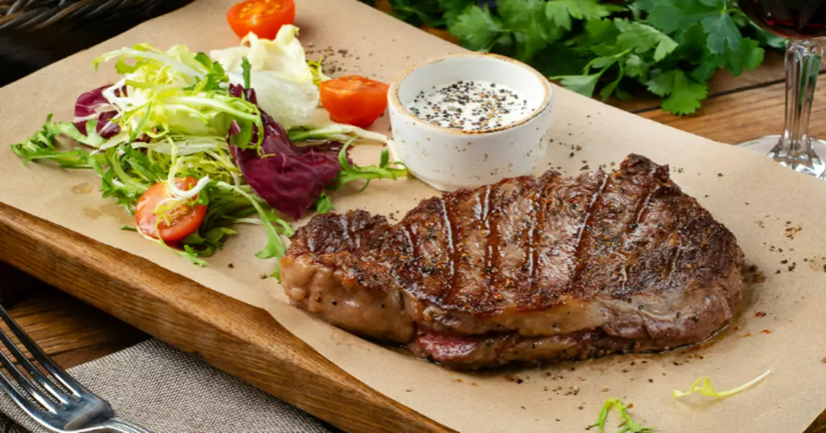 睇漏三個字！美網紅埋單見天價牛排嚇到O嘴