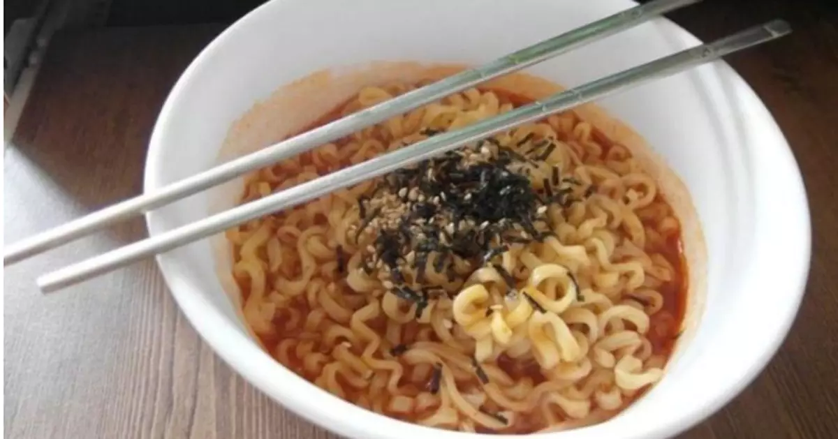 公仔麵剩湯勿倒水槽馬桶 日廚師教1方法處理防堵塞