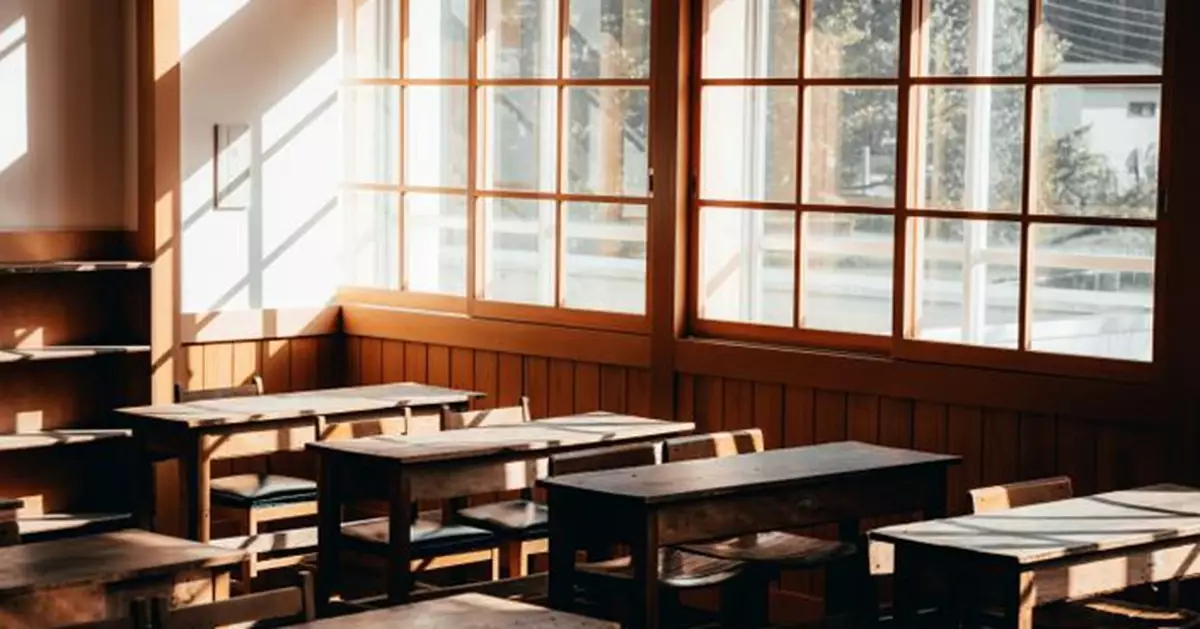 1900港元買回憶！日廢校變身「實境教室」 外國遊客搶體驗