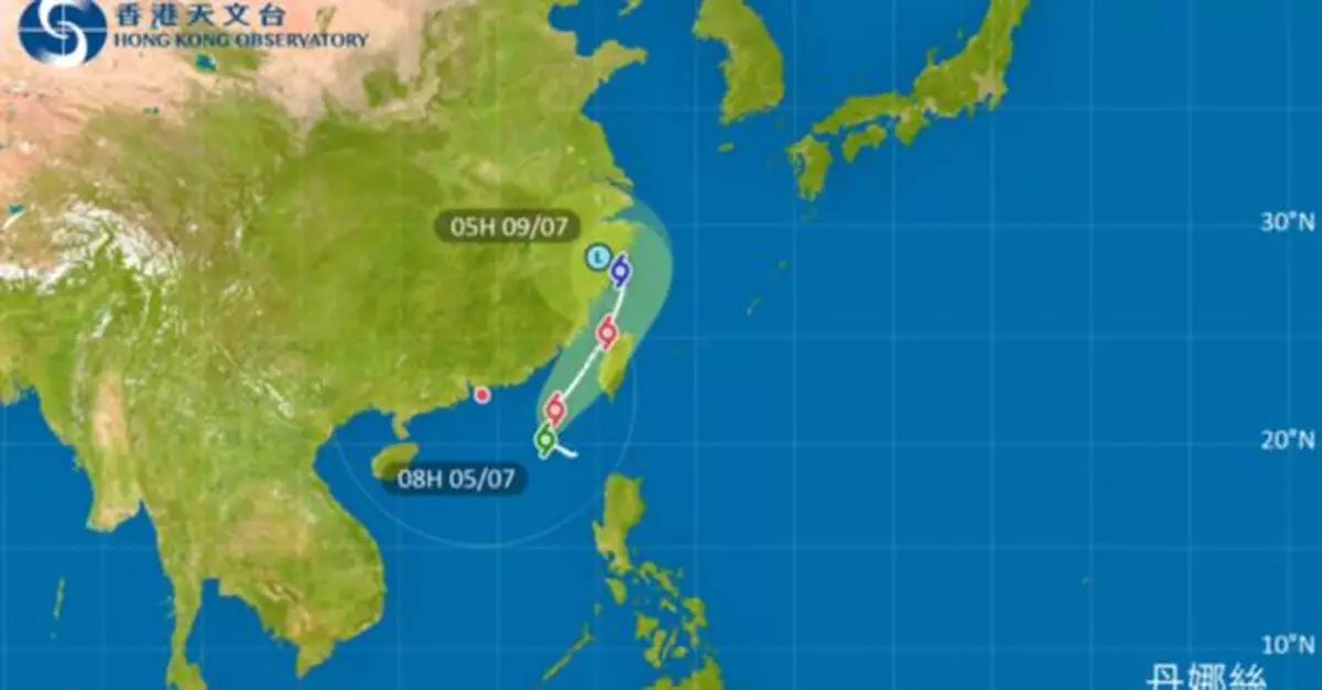 天文台稱除非丹娜絲增強或較接近珠江口否則改發更高信號機會甚低