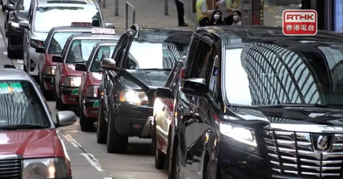 網約車規管｜有市民歡迎更多乘車選擇　有市民料徵費未必轉嫁乘客