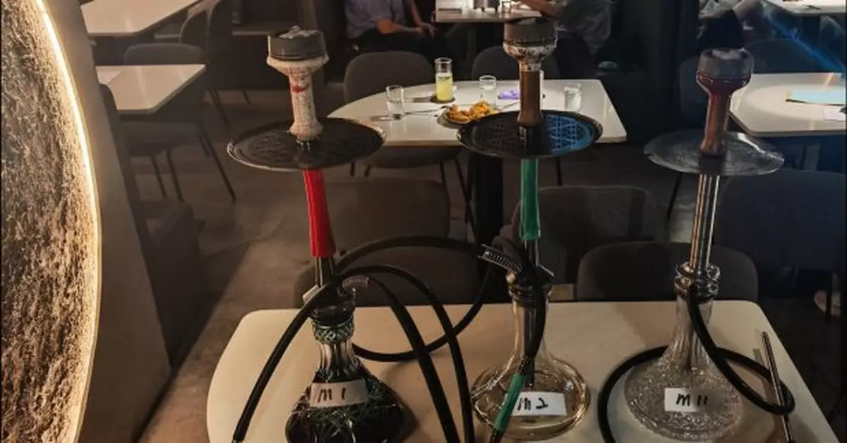 控煙酒辦於旺角酒吧打擊非法吸食水煙活動　發出11張罰款通知書