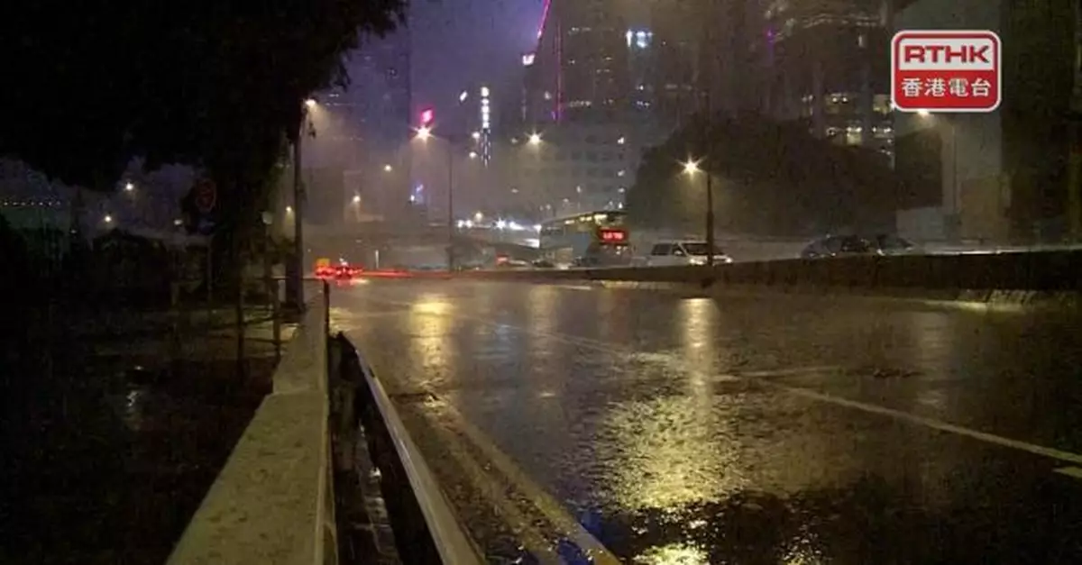 勞工處：紅雨期間　主管人員應安排戶外工作僱員到安全地方暫避