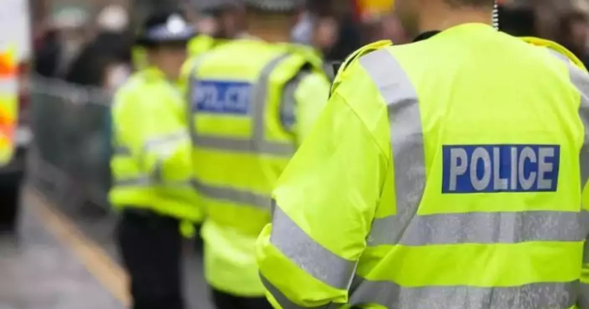 悉尼機場警員截查可疑男遭襲 拘捕過程配槍意外走火幸無人受傷