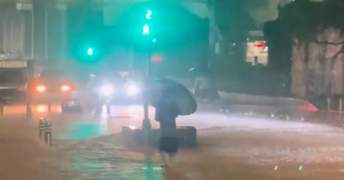 深圳市早上發布全市暴雨紅色預警 「山竹」後首次