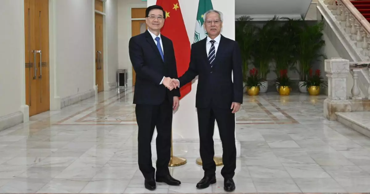 李家超率領政府代表訪問澳門晤岑浩輝 稱兩地優勢互補攜手把握發展機遇