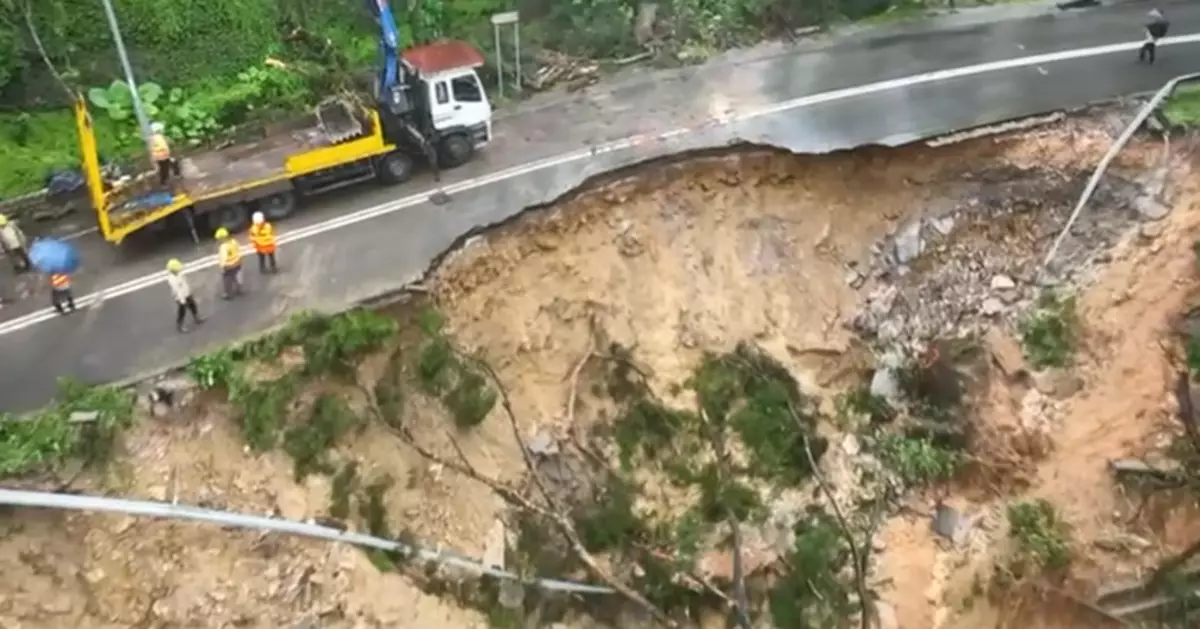 新娘潭路山泥傾瀉行封閉 路政署﹕最快8.8單線雙程行車
