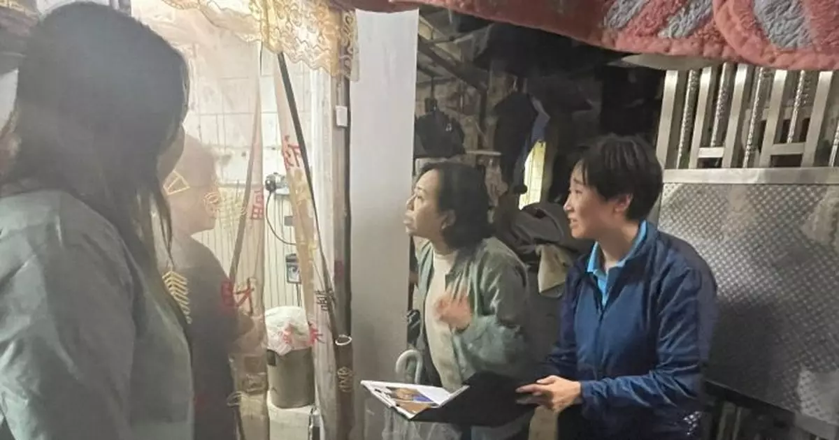 黑雨 | 民青團隊全力支援受暴雨影響市民 麥美娟夥區議員到九華徑村支援村民