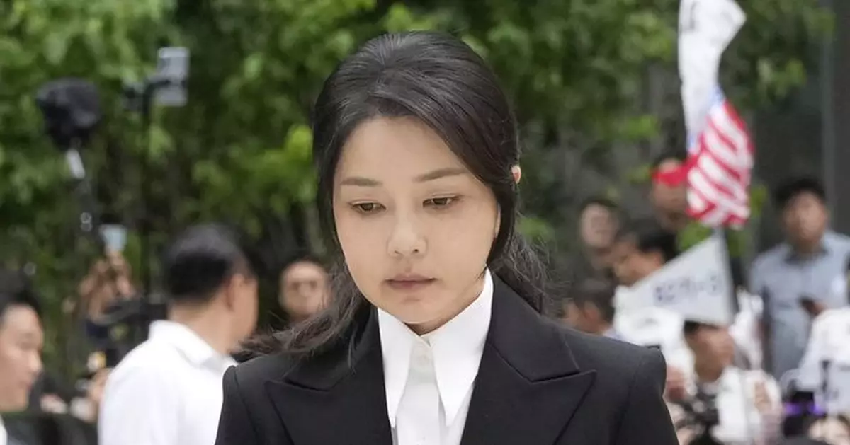 南韓前總統尹錫悅夫人金建希以嫌疑人身分接受特檢組調查