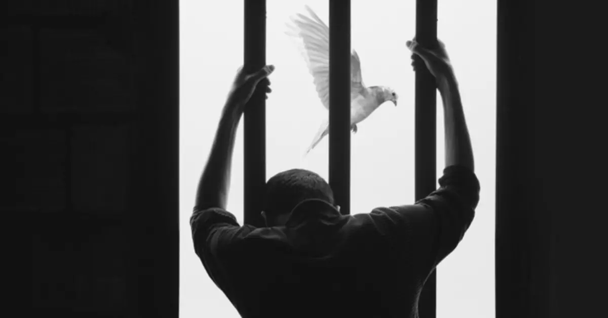 慳錢慳到坐監！阿根廷警長婚禮「徵用」囚犯做侍應 濫用職權被判15個月