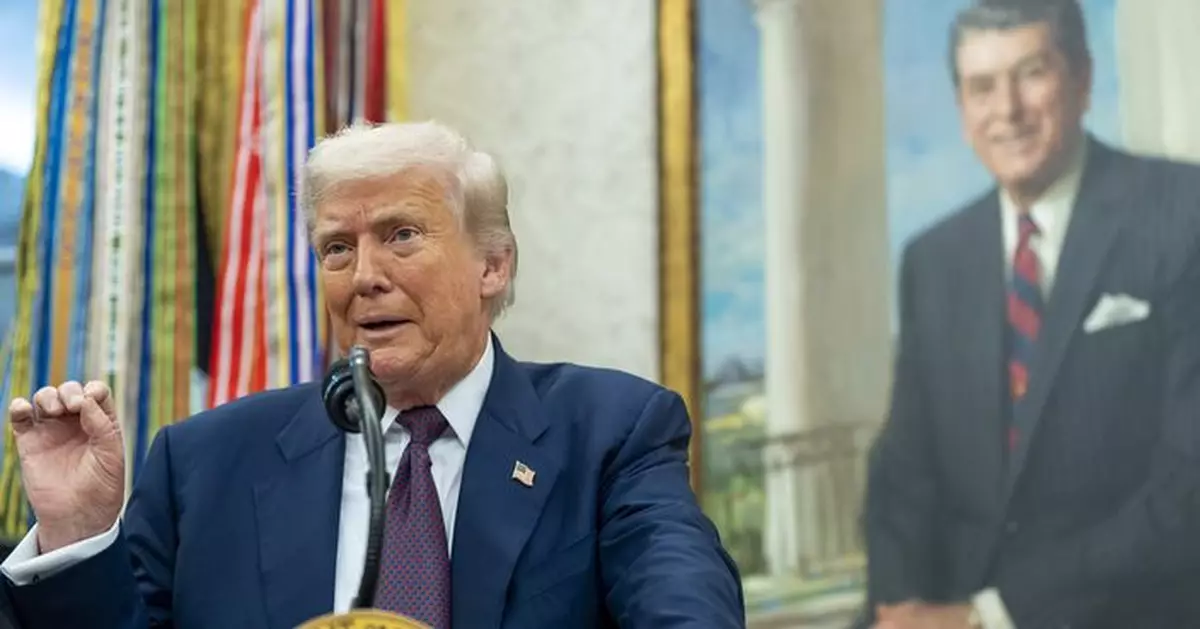 特朗普：美國將對進口半導體晶片徵收約100%關稅