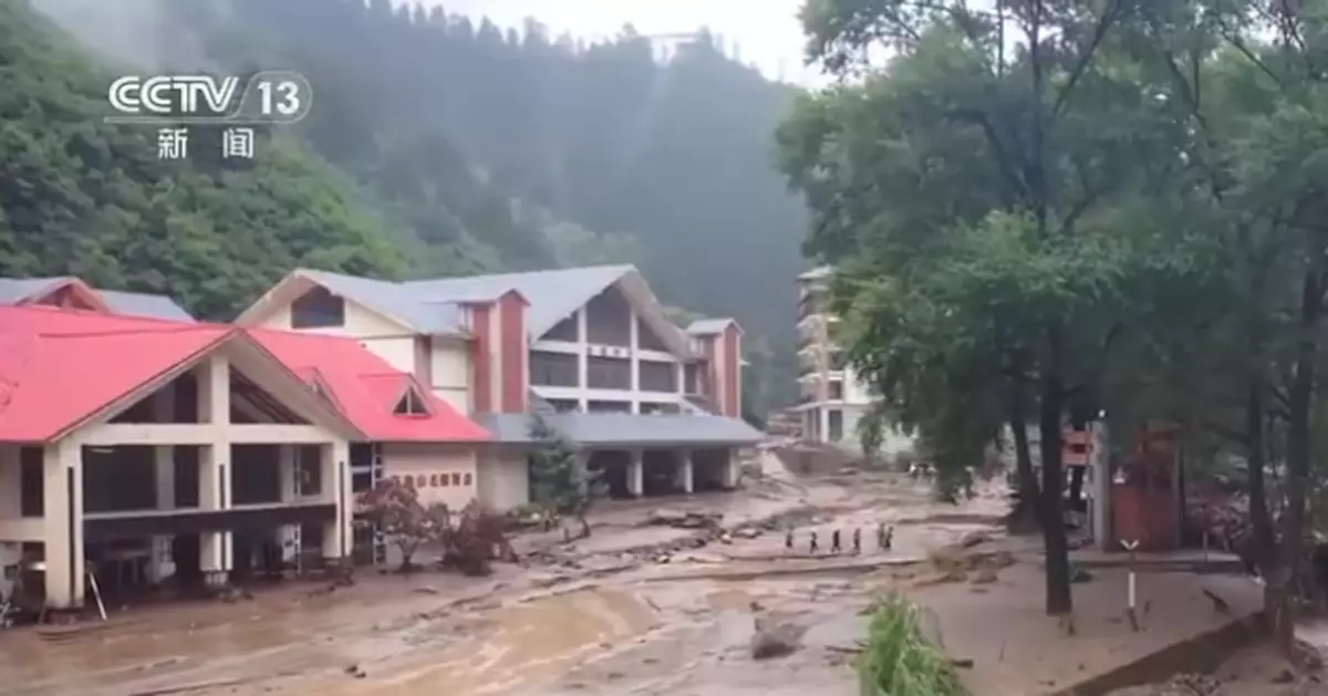 甘肅榆中縣山洪災害死亡人數增至13人 副總理張國清到現場指導搜救工作