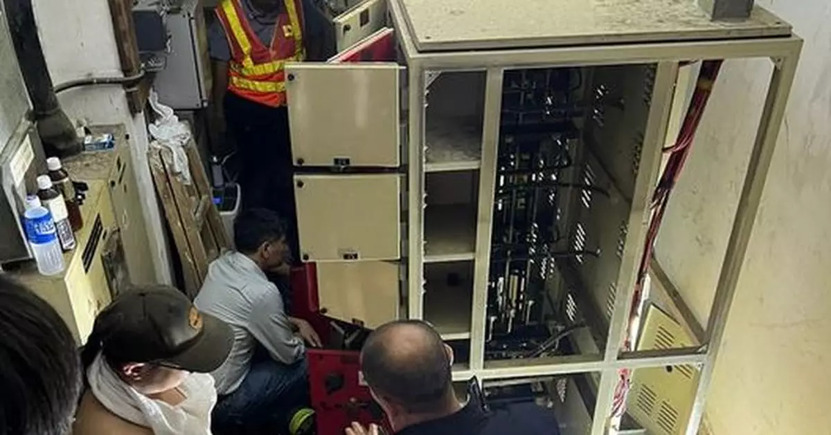 北角明苑中心仍未恢復供電 有住戶反映無冷氣難入睡很辛苦