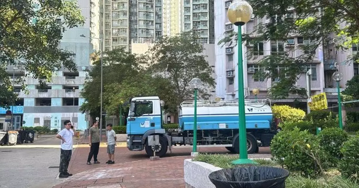 將軍澳廣明苑一度停水停電 水務署夥區議員及關愛隊提供臨時食水