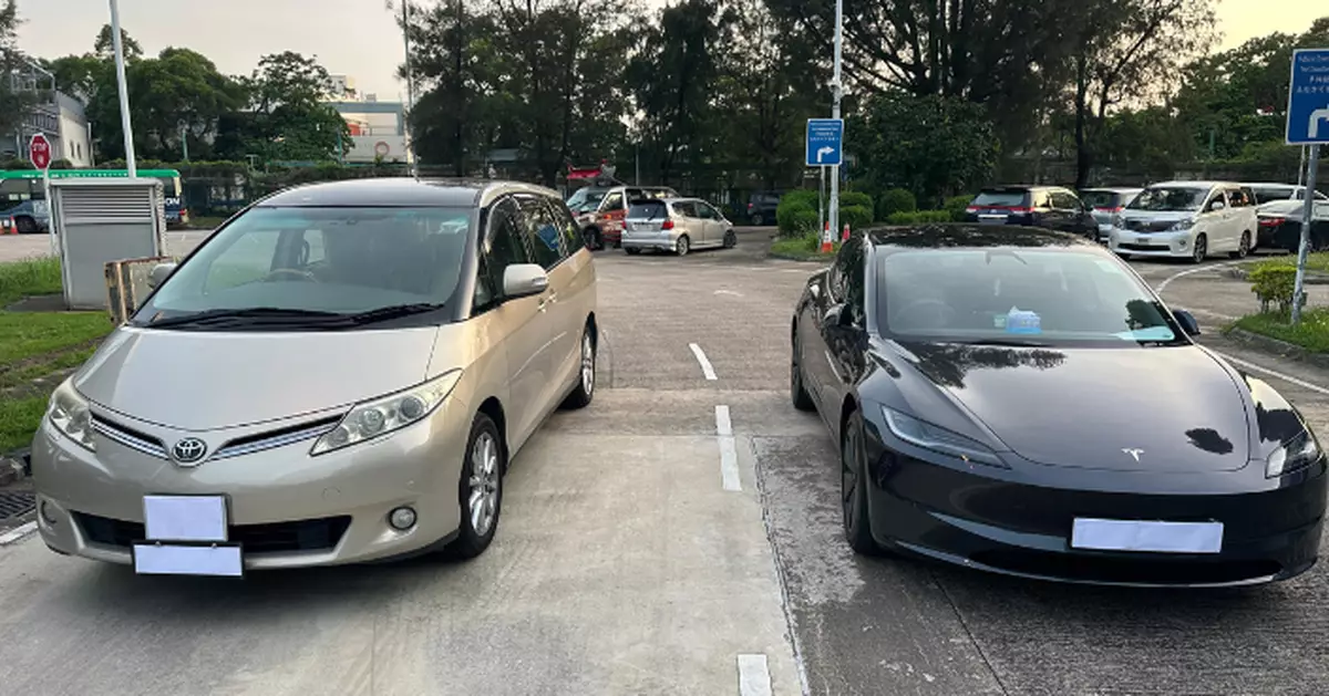 警續打擊非法載客取酬「白牌車」 粉嶺拘兩男司機扣兩車