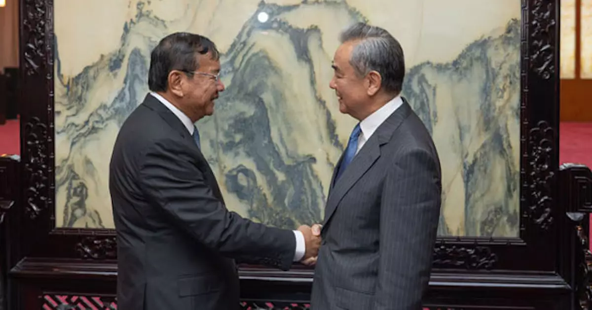 王毅晤柬埔寨副首相布拉索昆 稱中方信柬泰能透過對話協商解決分歧