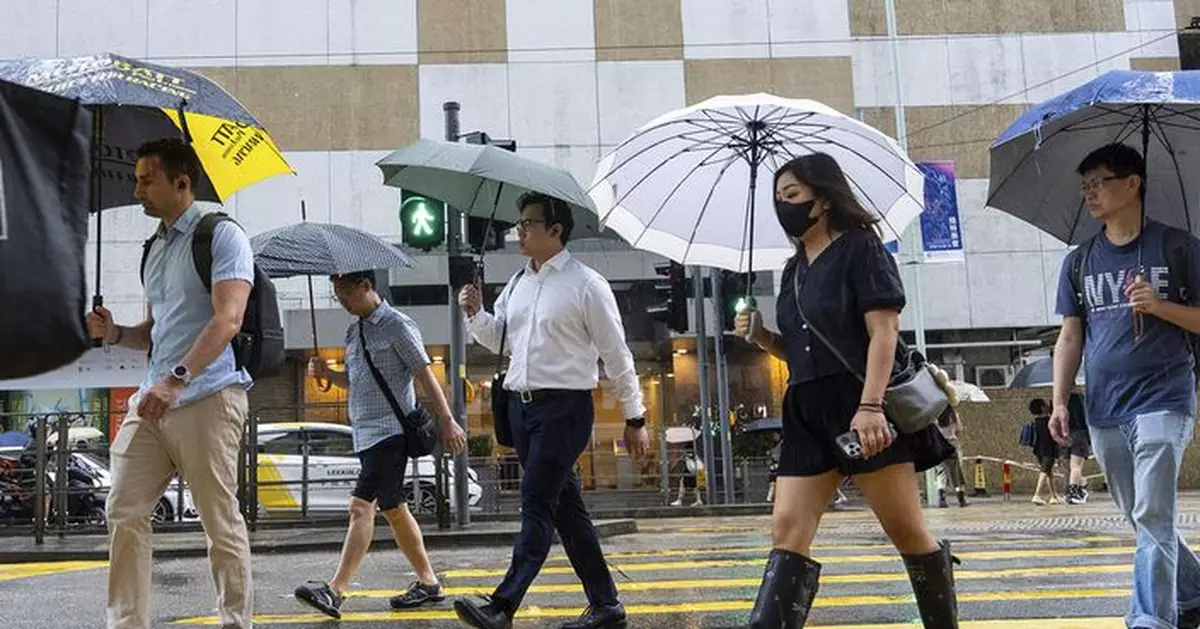 天氣 | 1號戒備信號至少維持至晚上8時 屆時考慮以強烈季候風信號取代