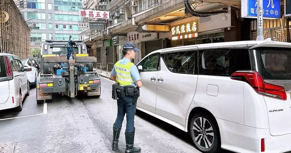 警方油尖區打擊違泊 共發逾千張牛肉乾及拘一名非華裔男子