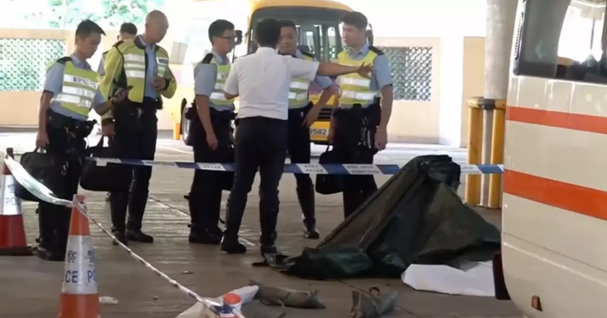 石硤尾女子疑遭倒車私家小巴撞到當場死亡