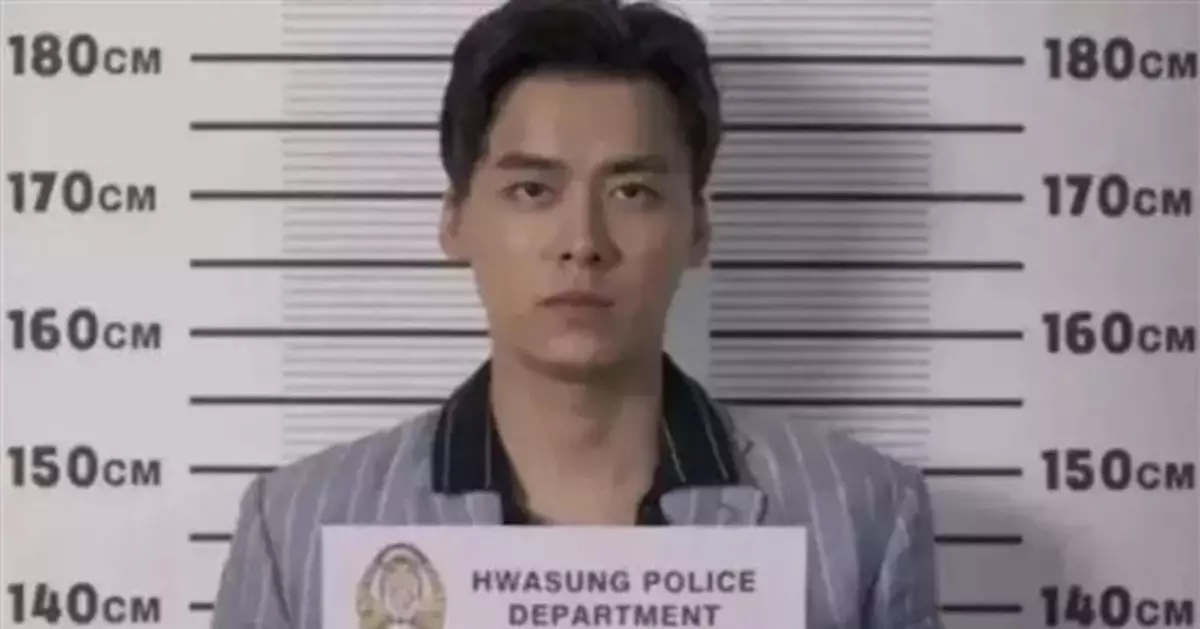 內地男星曾被譽為四大頂流小生之一 李易峰因嫖妓被封殺復出後再傳出負面新聞