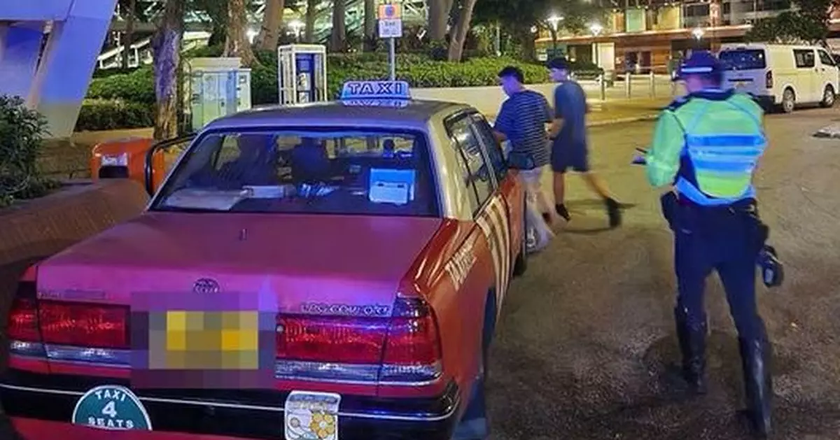 警方中區打擊的士違規行動 拘一名48歲司機涉濫收車資等