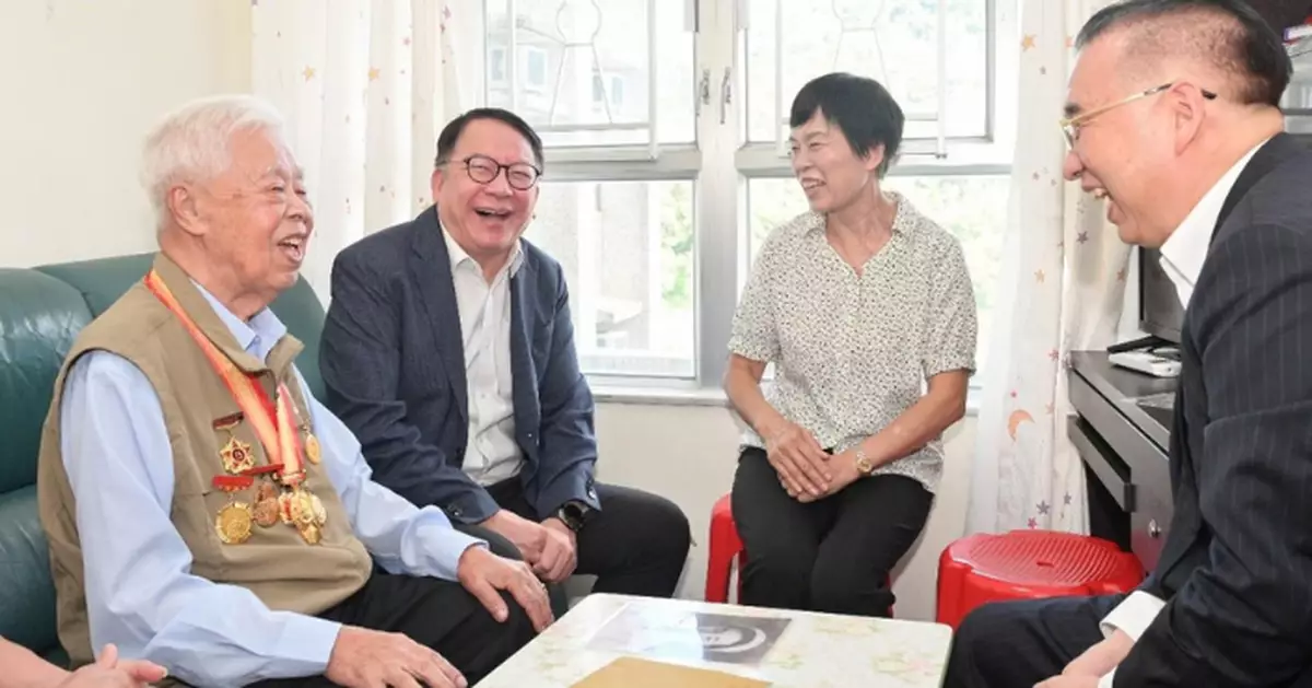 陳國基麥美娟探訪抗戰老兵 表達慰問關懷