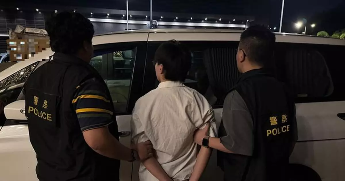 警方搜查葵涌健全街一間酒店房 拘一名男子檢市值約70萬元毒品