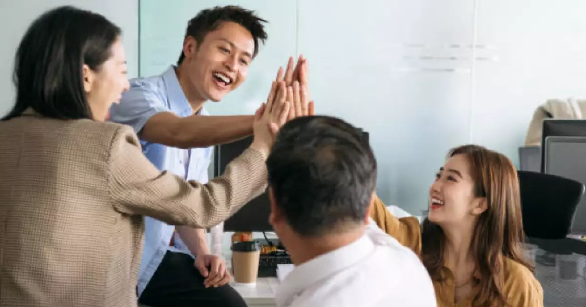 台女想追有女友的男同事 反問網民：我錯在哪？ 網民批評「毀三觀」