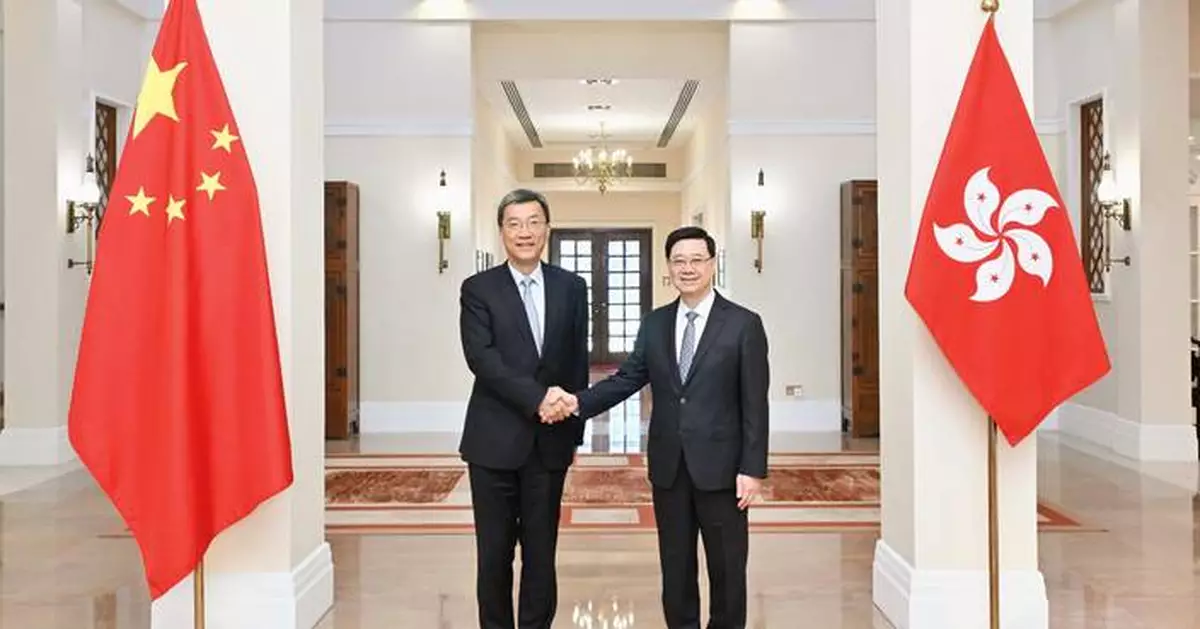 李家超與教育部部長懷進鵬會面 就深化內地與港教育科研合作交流