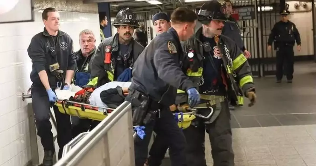 同男友爭執遭推落月台 紐約女被駛過列車輾腿「肉塊橫飛」