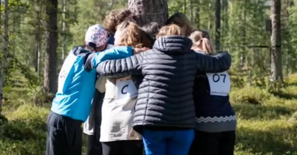 芬蘭抱樹大賽線上線下齊開跑  用擁抱傳遞樹木保護理念
