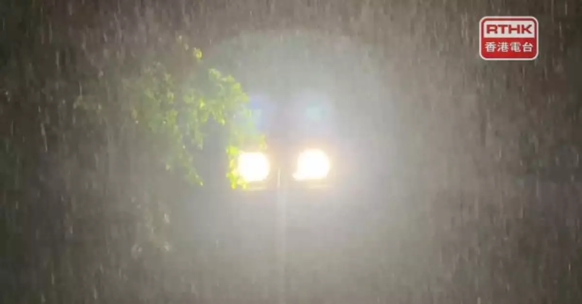 天文台：是否須發紅色暴雨警告信號視乎雷雨區發展