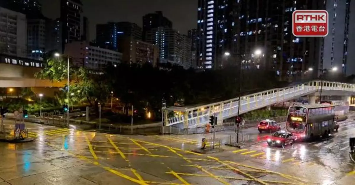 天文台改發紅色暴雨警告信號