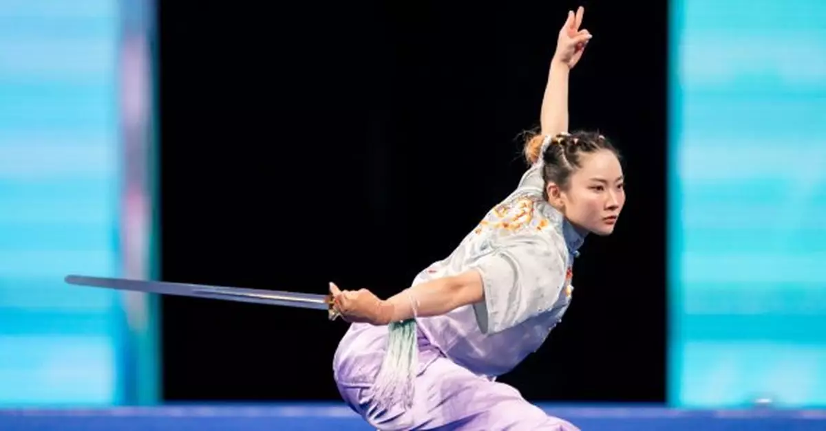 羅淑佩與港協暨奧委會祝賀港隊於世運會再添金牌