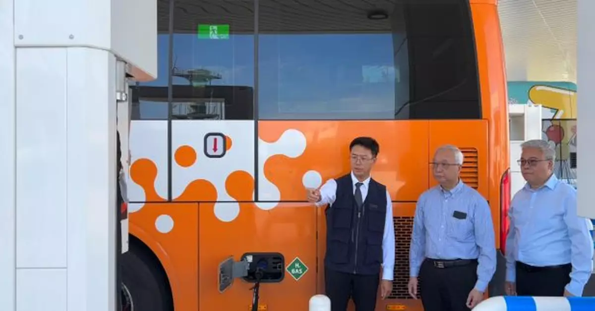 謝展寰到訪釜山了解氫能技術發展