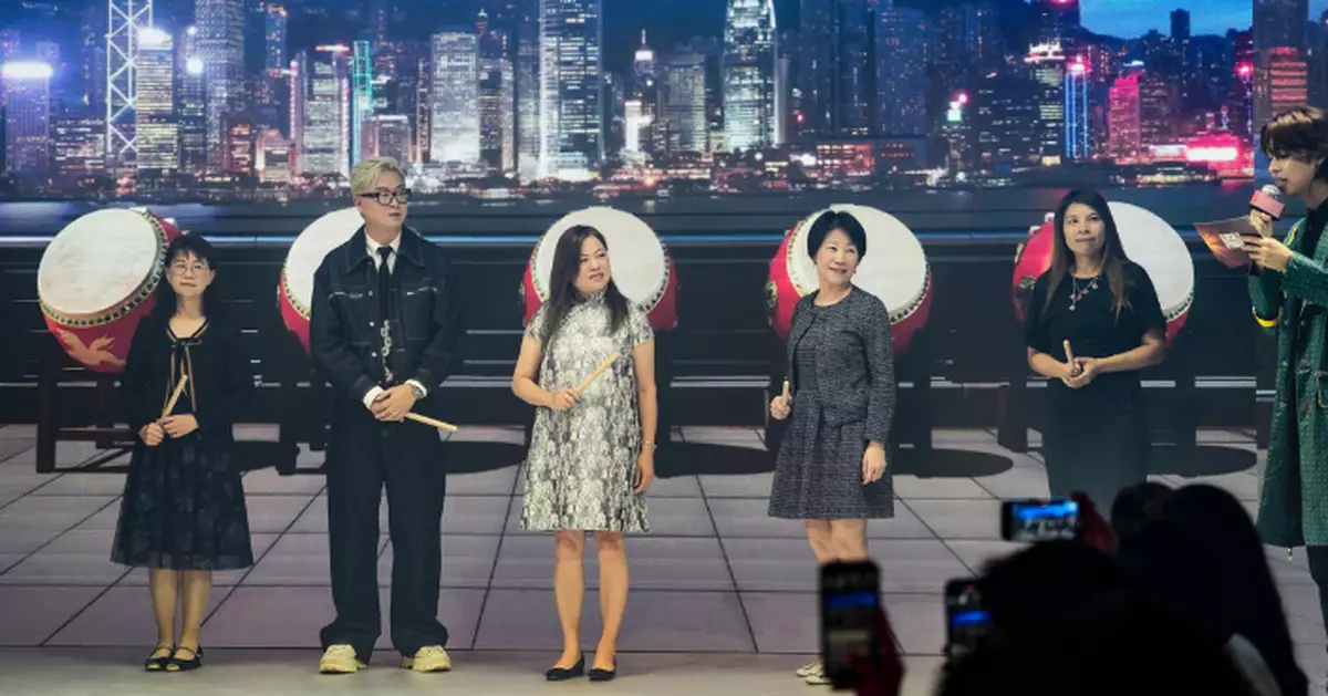 羅淑佩繼續南韓行程 首爾出席香港漫畫文化展及時裝展開幕活動