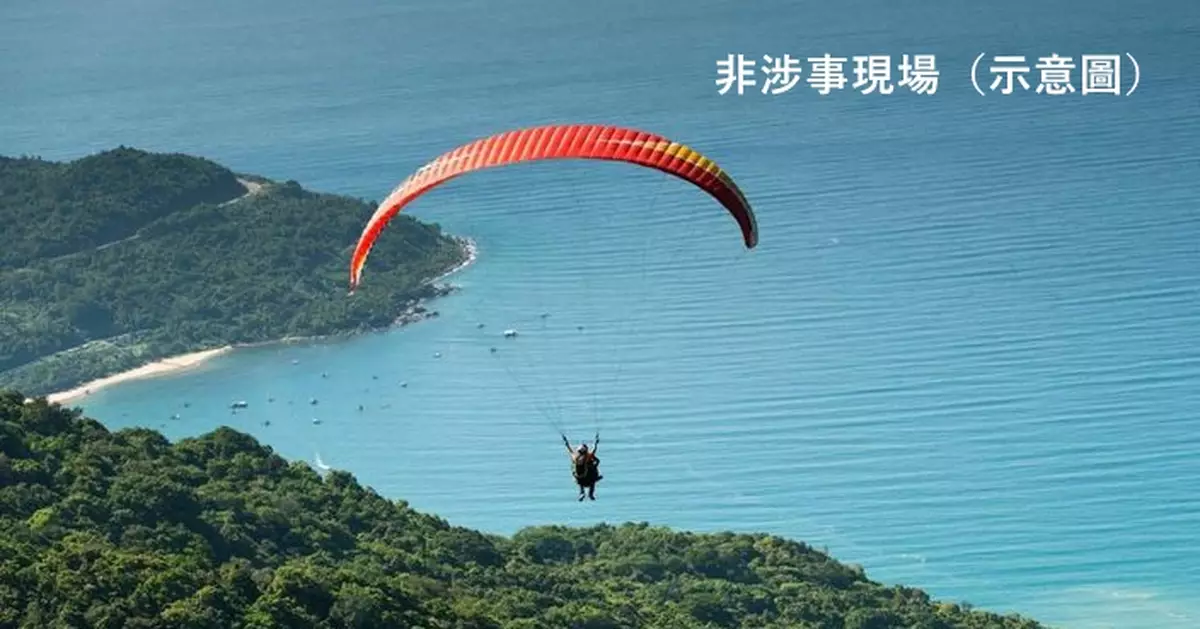 沖繩動力滑翔傘墜海 中國籍女遊客命危教練身亡