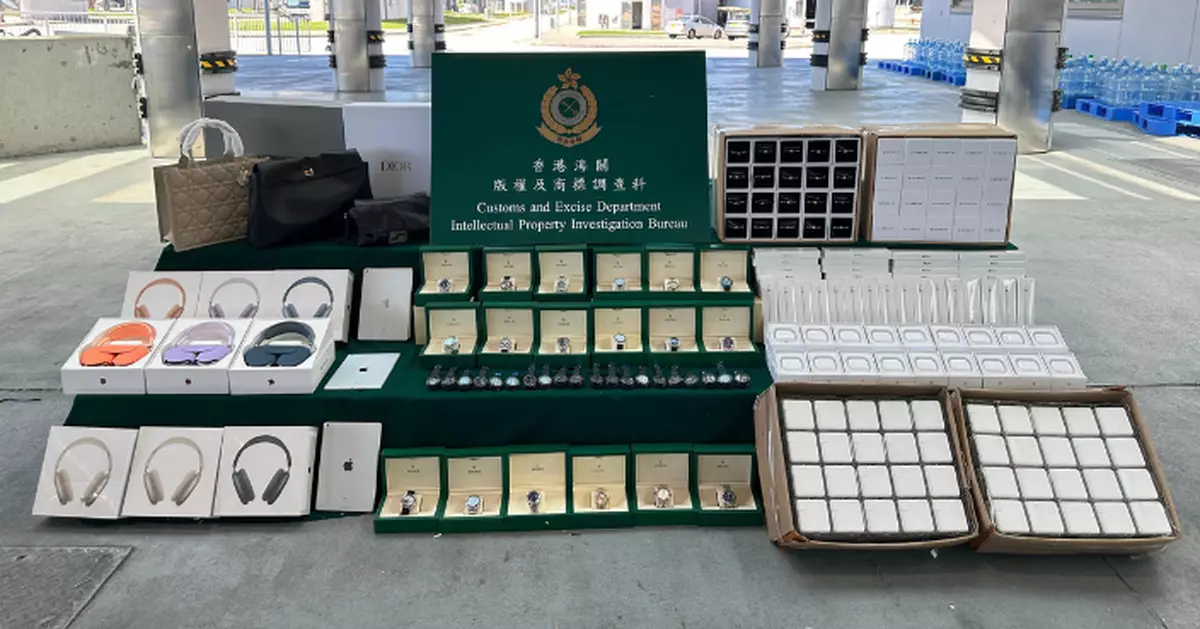 海關港珠澳大橋檢1.4萬件市值約160萬元冒牌貨 拘52歲貨車司機
