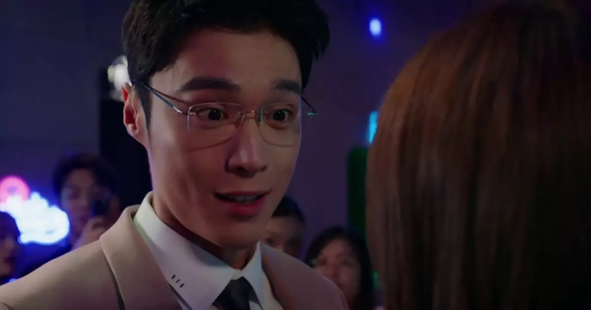 俠醫｜丁子朗撇甩陽光味演活衣冠禽獸好評如潮 辱罵劉佩玥「地產雞」獲熱捧名場面