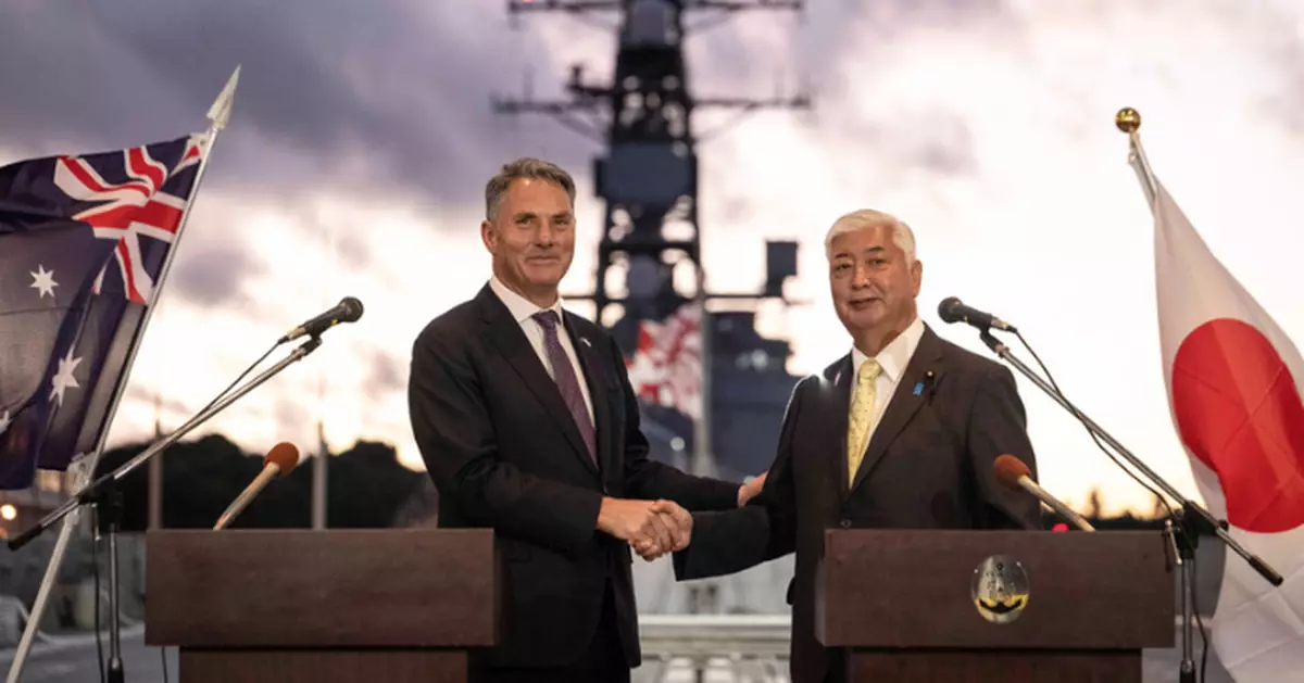 日本防衛相中谷陪同澳洲防長瑪爾斯 神奈川考察「最上」級護衛艦