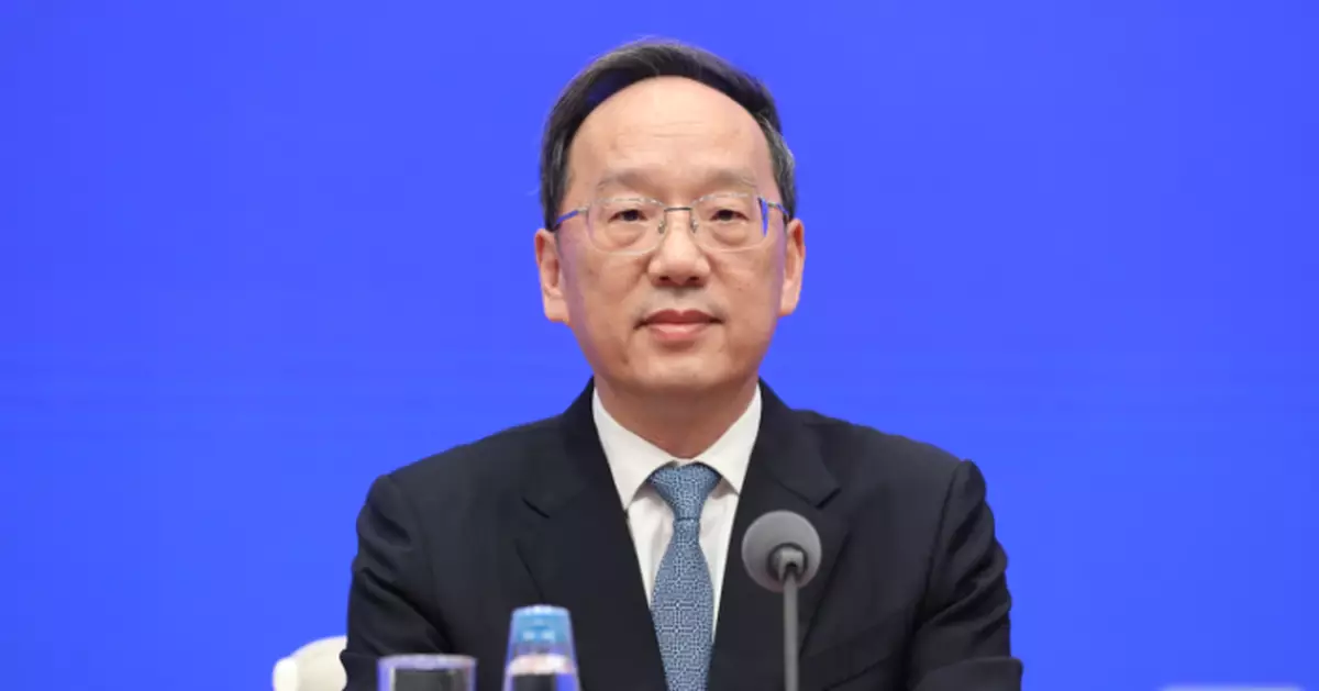 工信部長李樂成：依法治理新能源汽車及光伏等行業非理性競爭