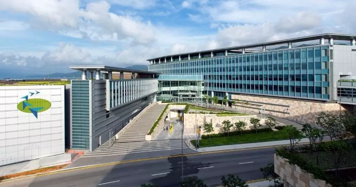 民航處高度關注香港快運航班降落偏離情況　乘客：飛機左右晃動滑行時急煞