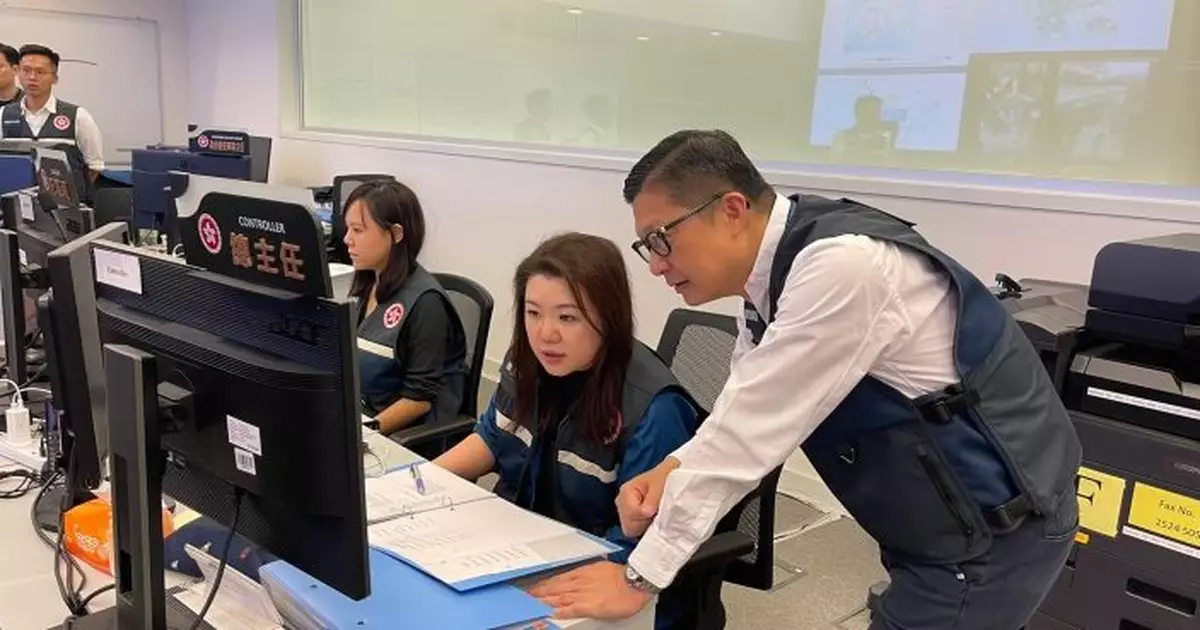 風暴塔巴｜ 鄧炳強：保安局緊急事故監察支援中心通宵運作 感謝同事值勤守護市民